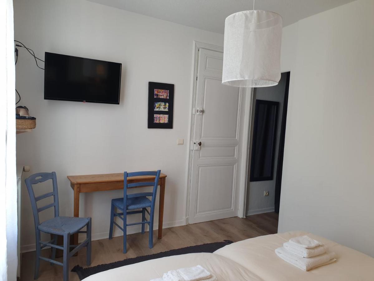Chambres D'Hotes Et Gites- L'Abri Sous Roche Tautavel Exterior foto